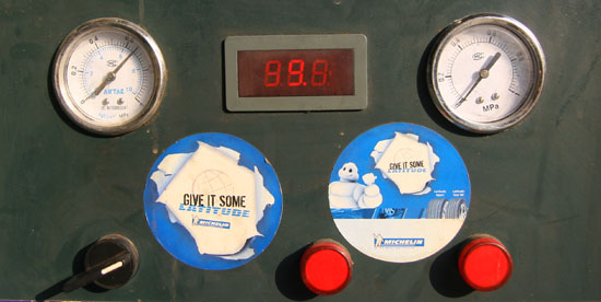 Đồng hồ đo áp suất hơi và độ tinh khiết của khí Ni-tơ