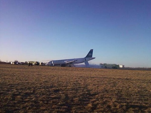 Máy bay nổ lốp khi cất cánh ở Mỹ, hành khách đều an toàn